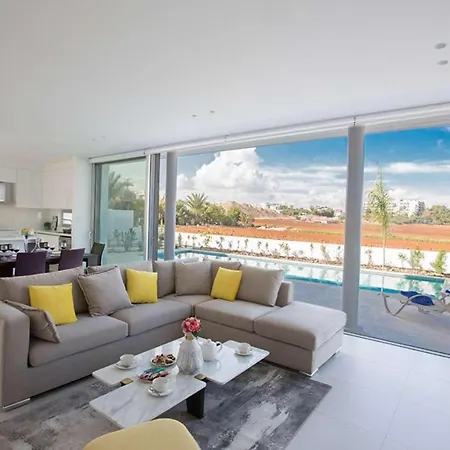 Pearl 3 Vila *