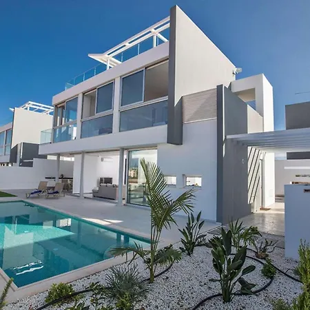Pearl 3 Vila *